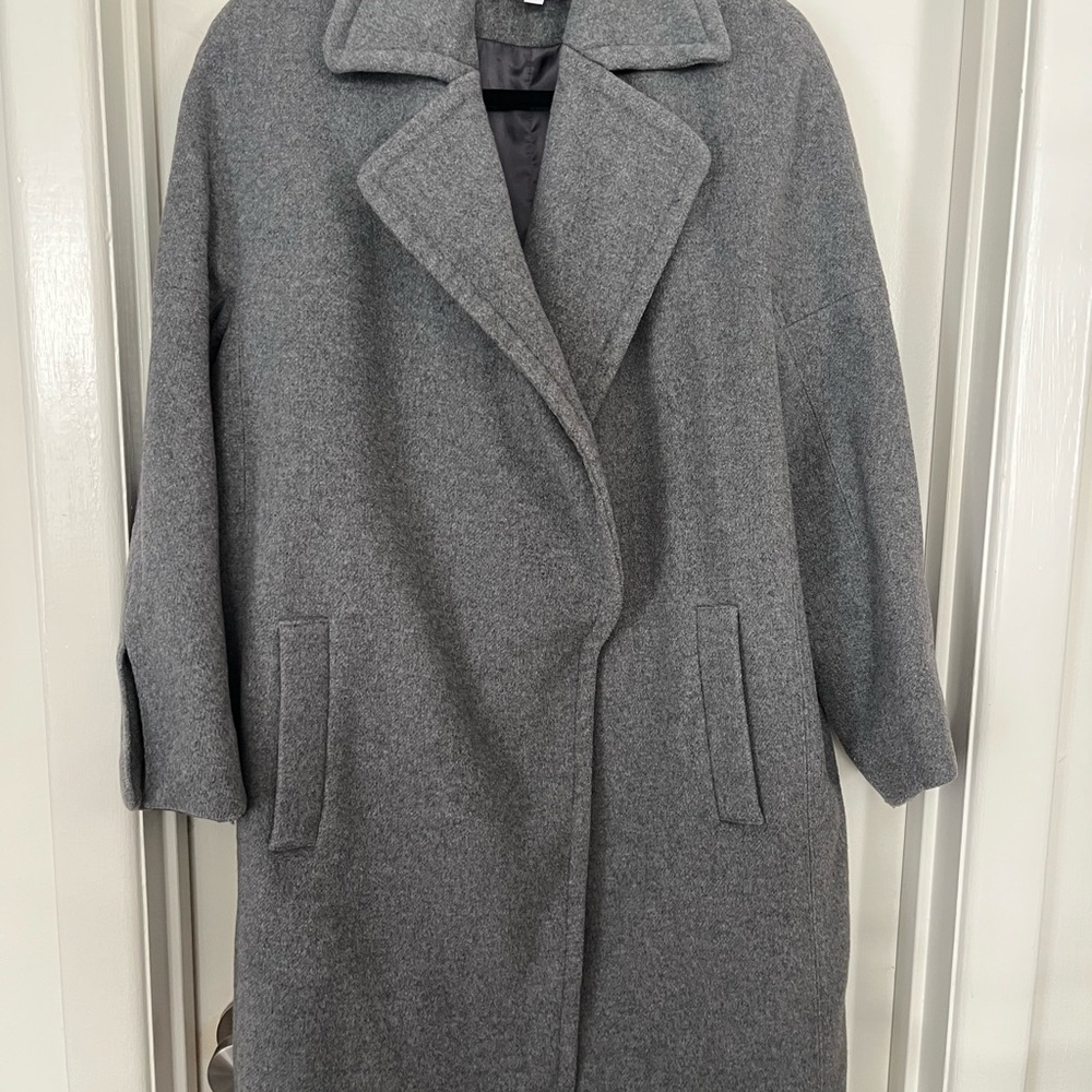 Elegant Women's Gray Pea Coat